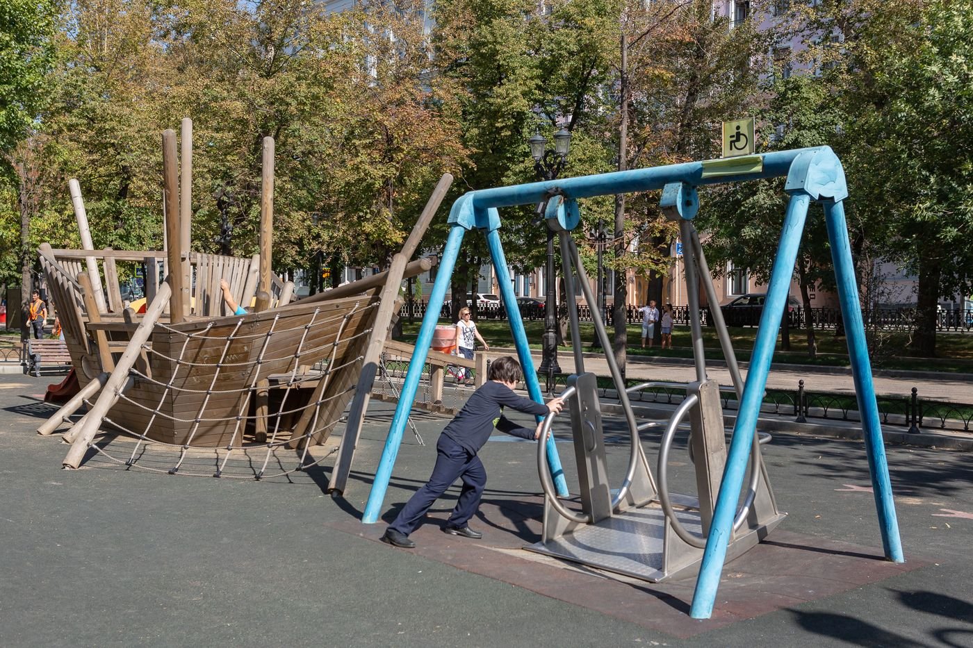 Инклюзивная детская площадка